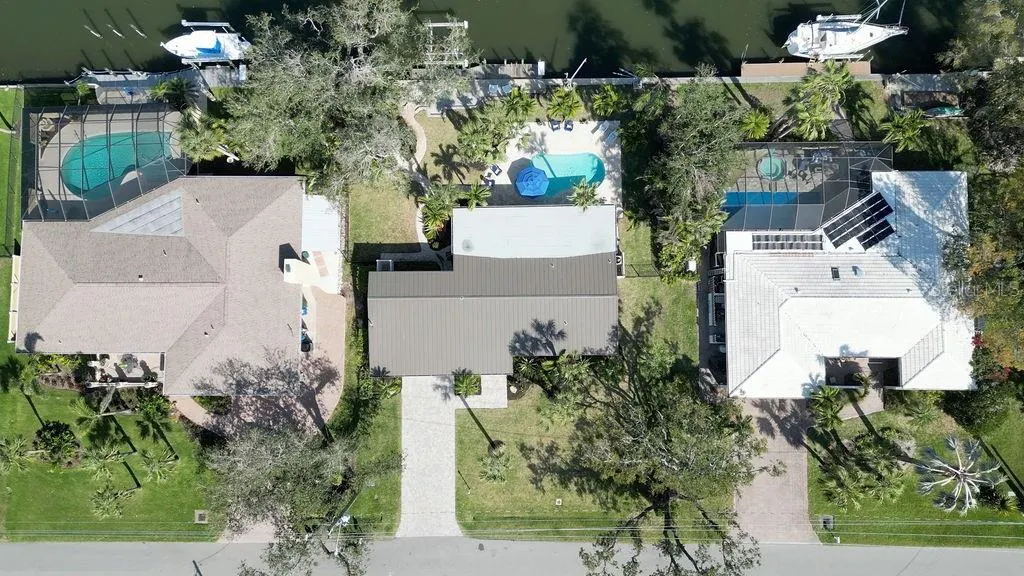 1633 RIDGEWOOD LN