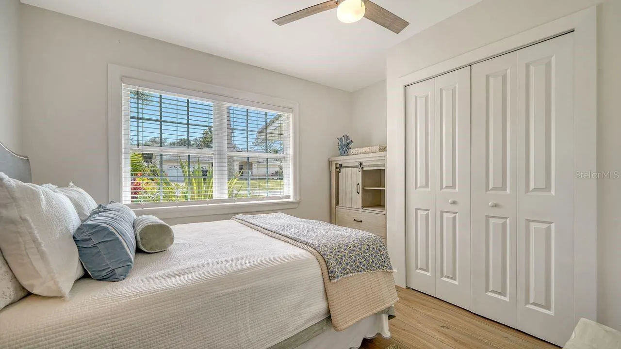 1633 RIDGEWOOD LN