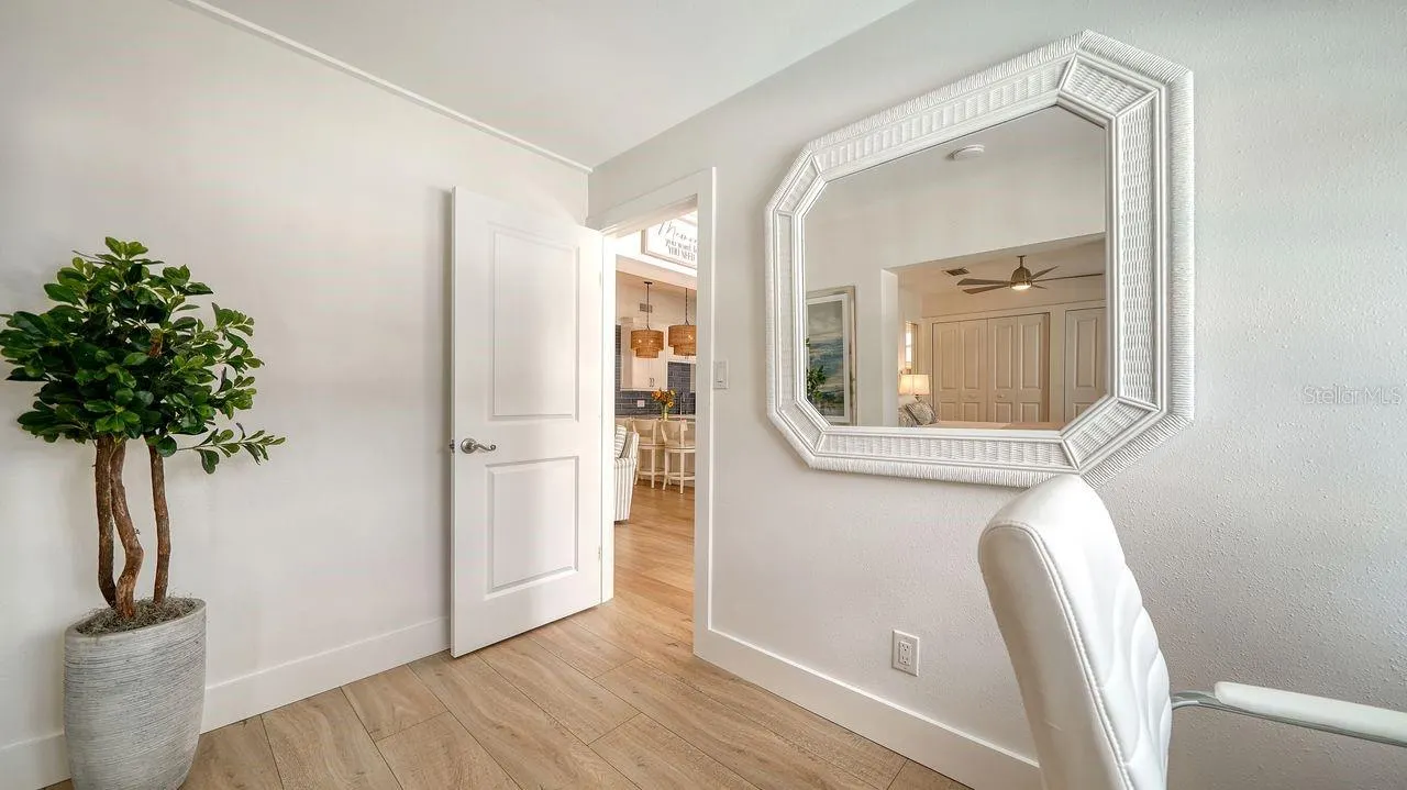 1633 RIDGEWOOD LN