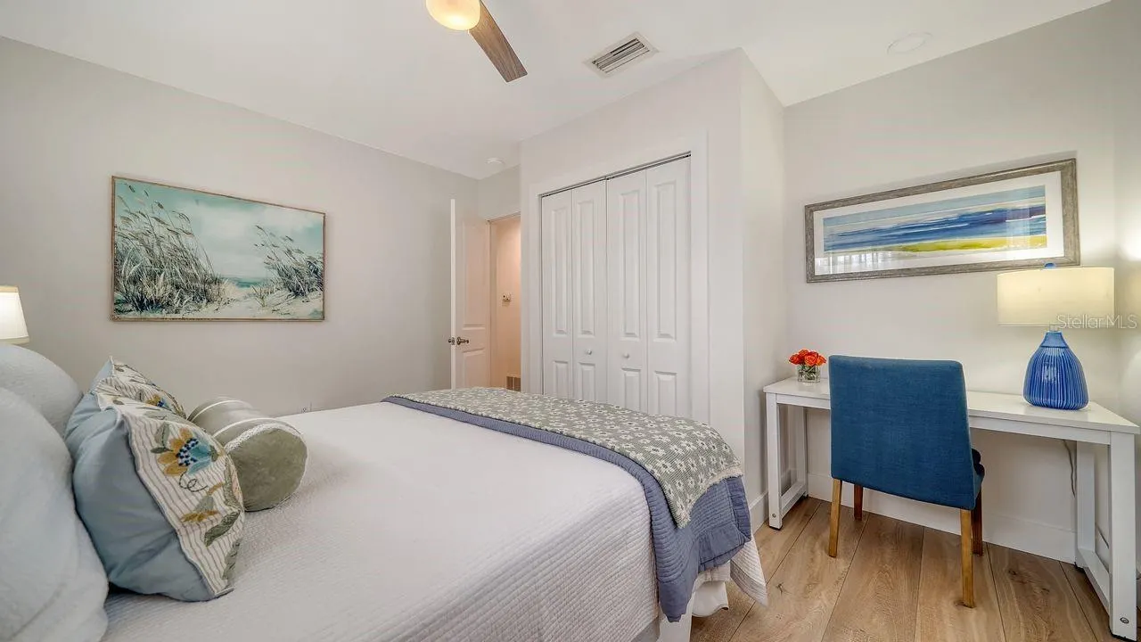 1633 RIDGEWOOD LN