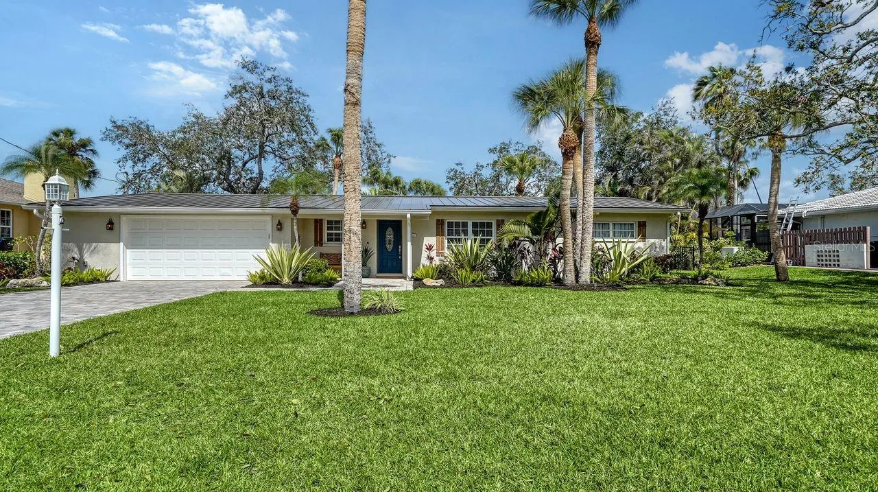 1633 RIDGEWOOD LN