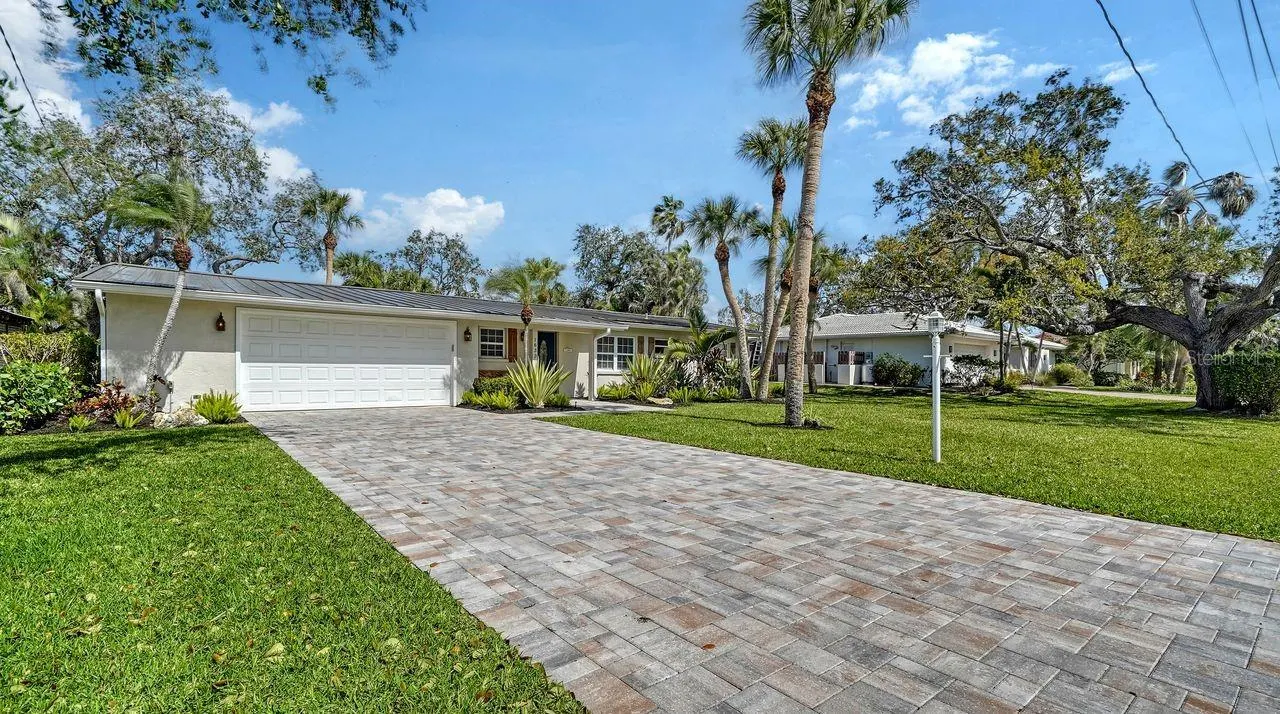 1633 RIDGEWOOD LN