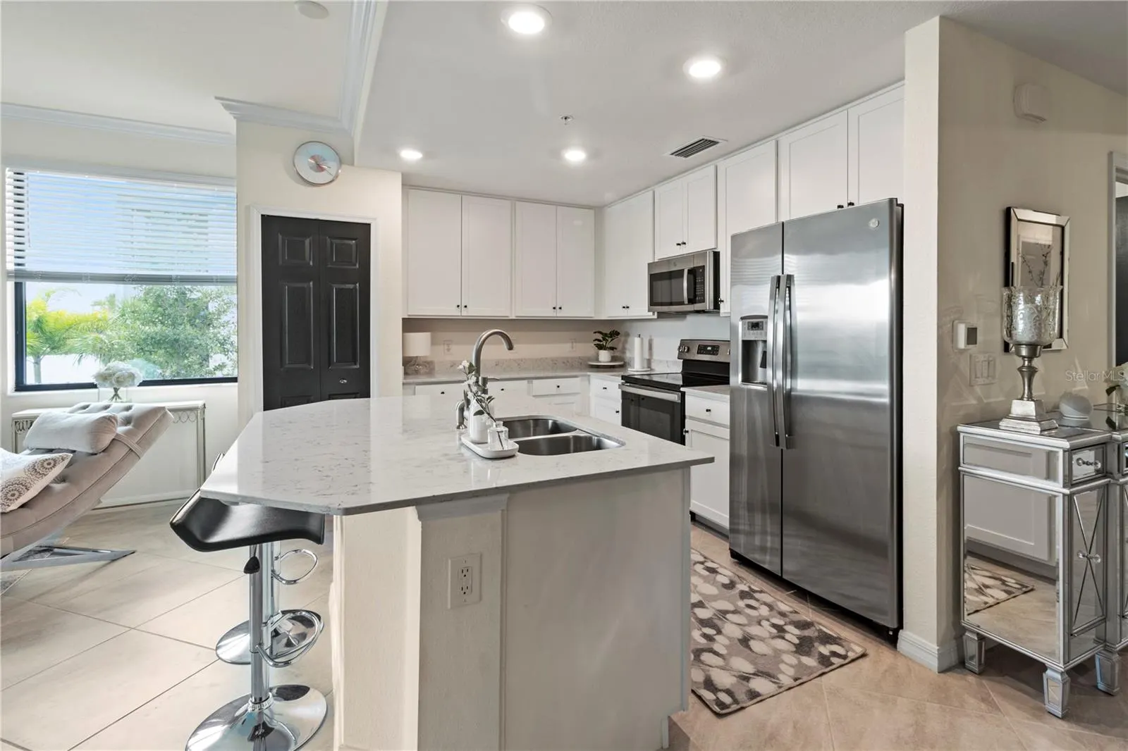 17724 GAWTHROP DR #208, #208