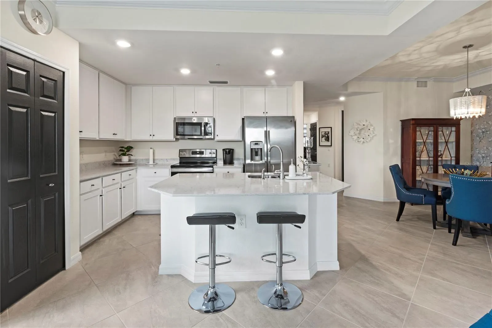 17724 GAWTHROP DR #208, #208