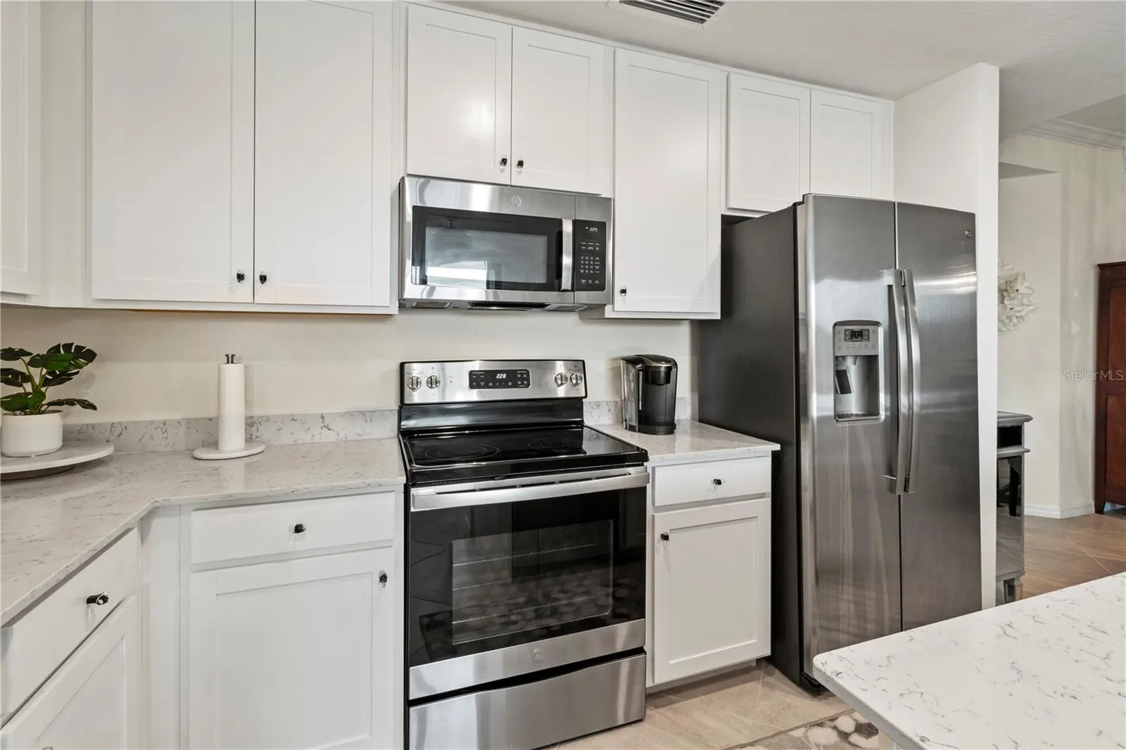 17724 GAWTHROP DR #208, #208