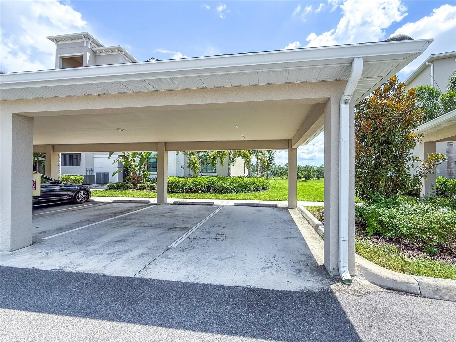 17724 GAWTHROP DR #208, #208