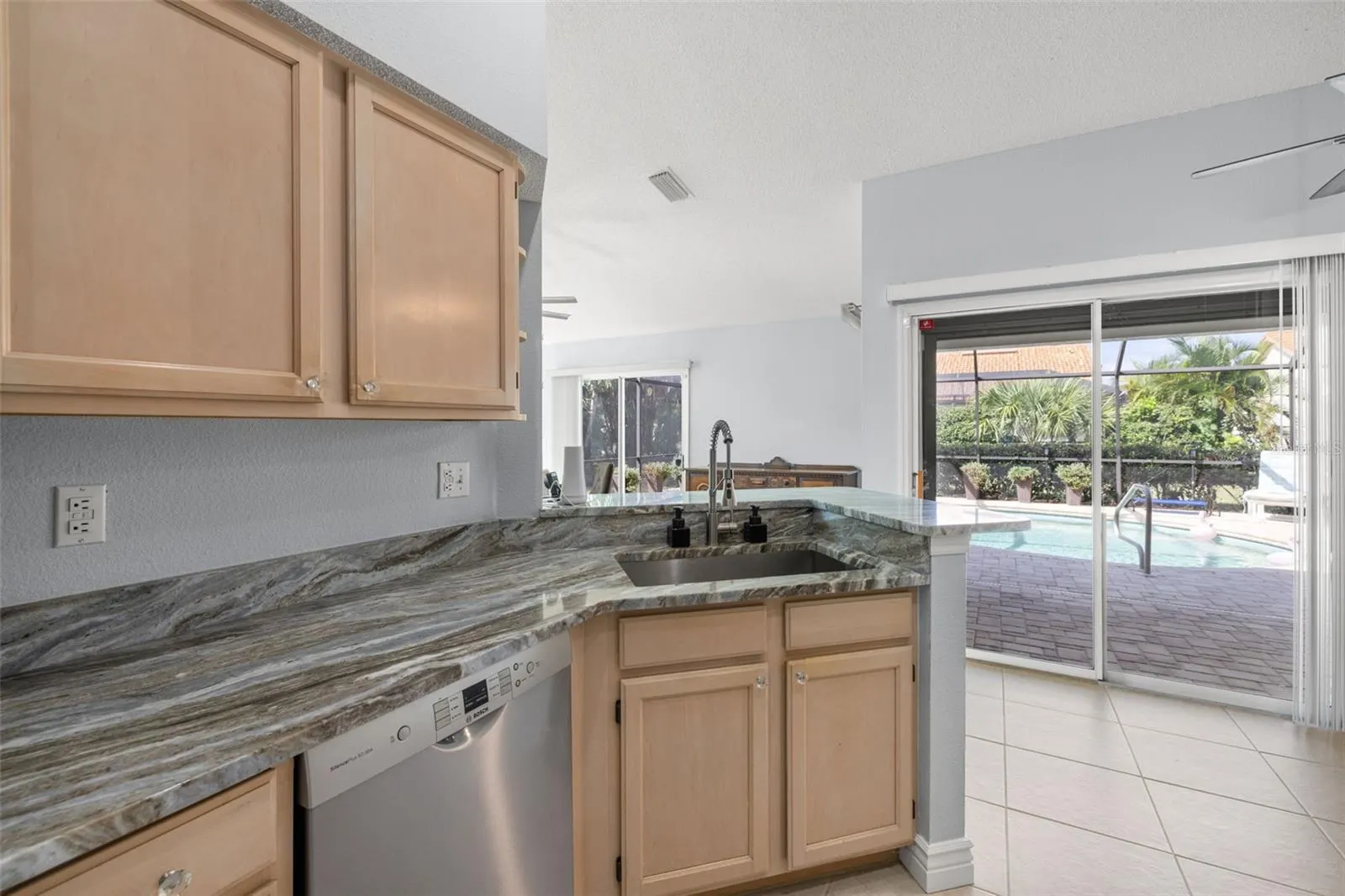 4846 RAINTREE STREET CIR E
