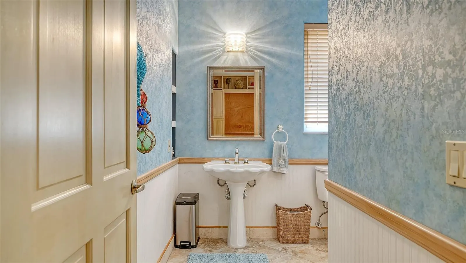 1887 BUCCANEER CIR