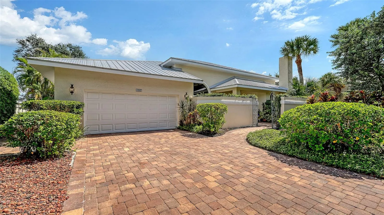 1887 BUCCANEER CIR