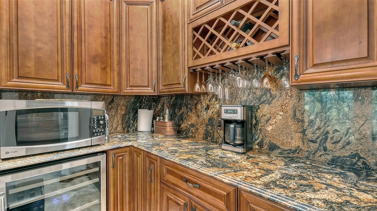 1887 BUCCANEER CIR
