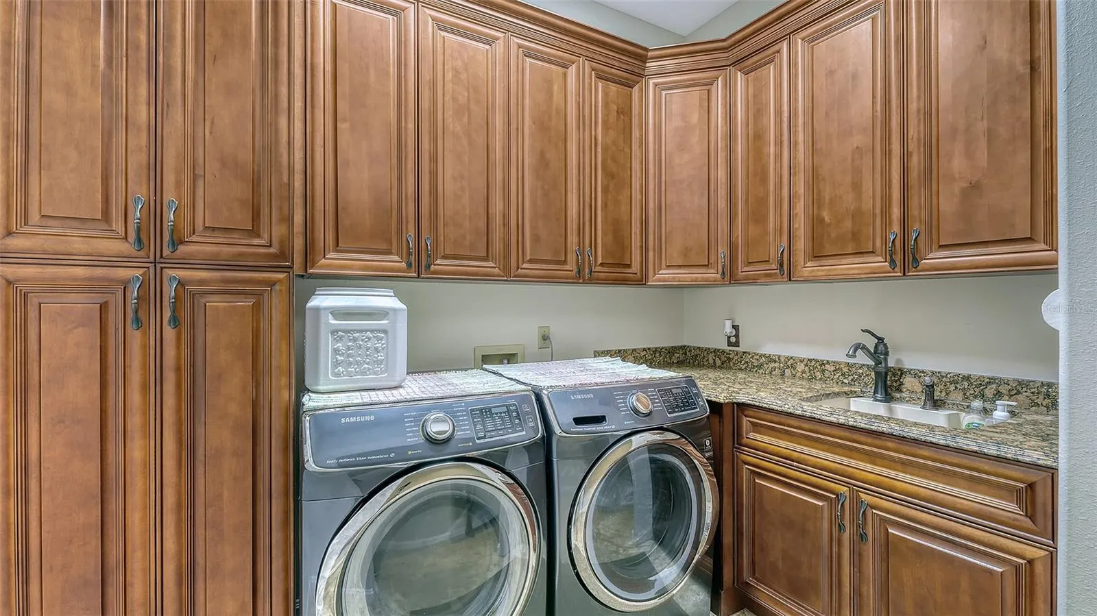 1887 BUCCANEER CIR