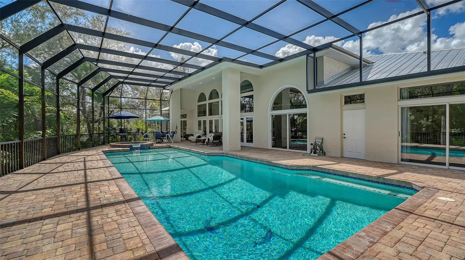 1887 BUCCANEER CIR
