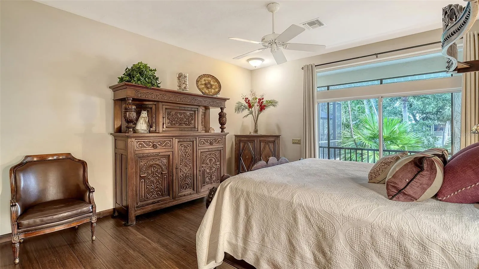 1887 BUCCANEER CIR