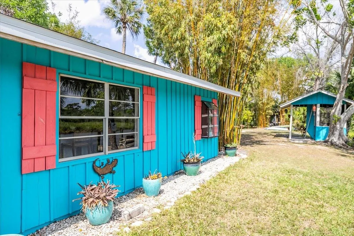 6737 LINCOLN RD