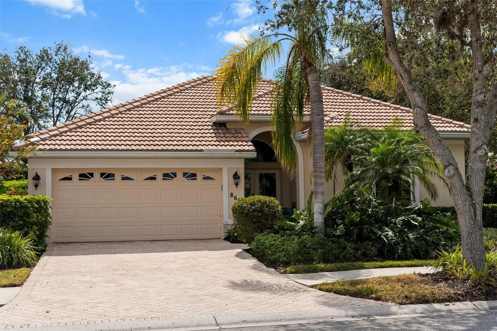 866 PLACID LAKE DR