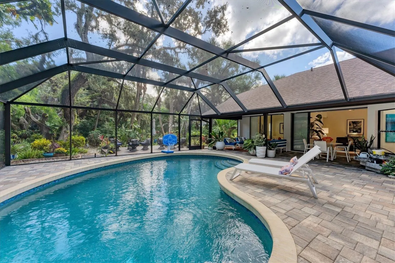 8704 MISTY CREEK DR