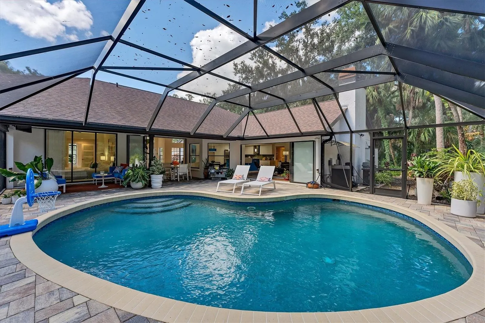 8704 MISTY CREEK DR