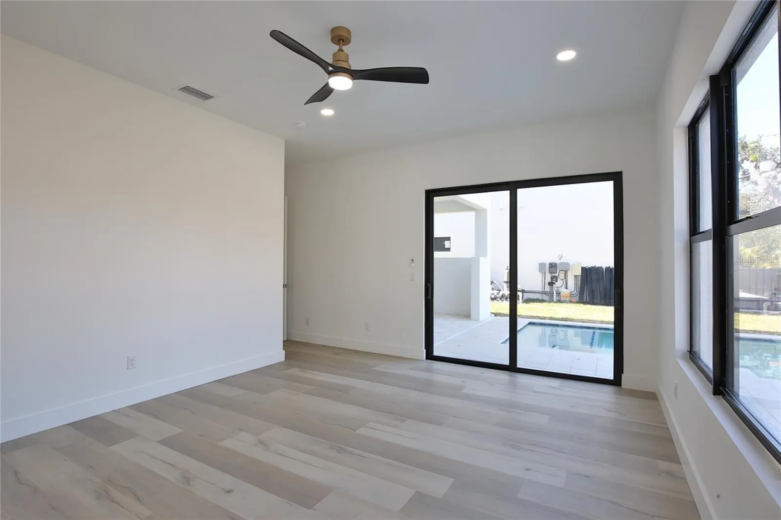 2345 OAK TER