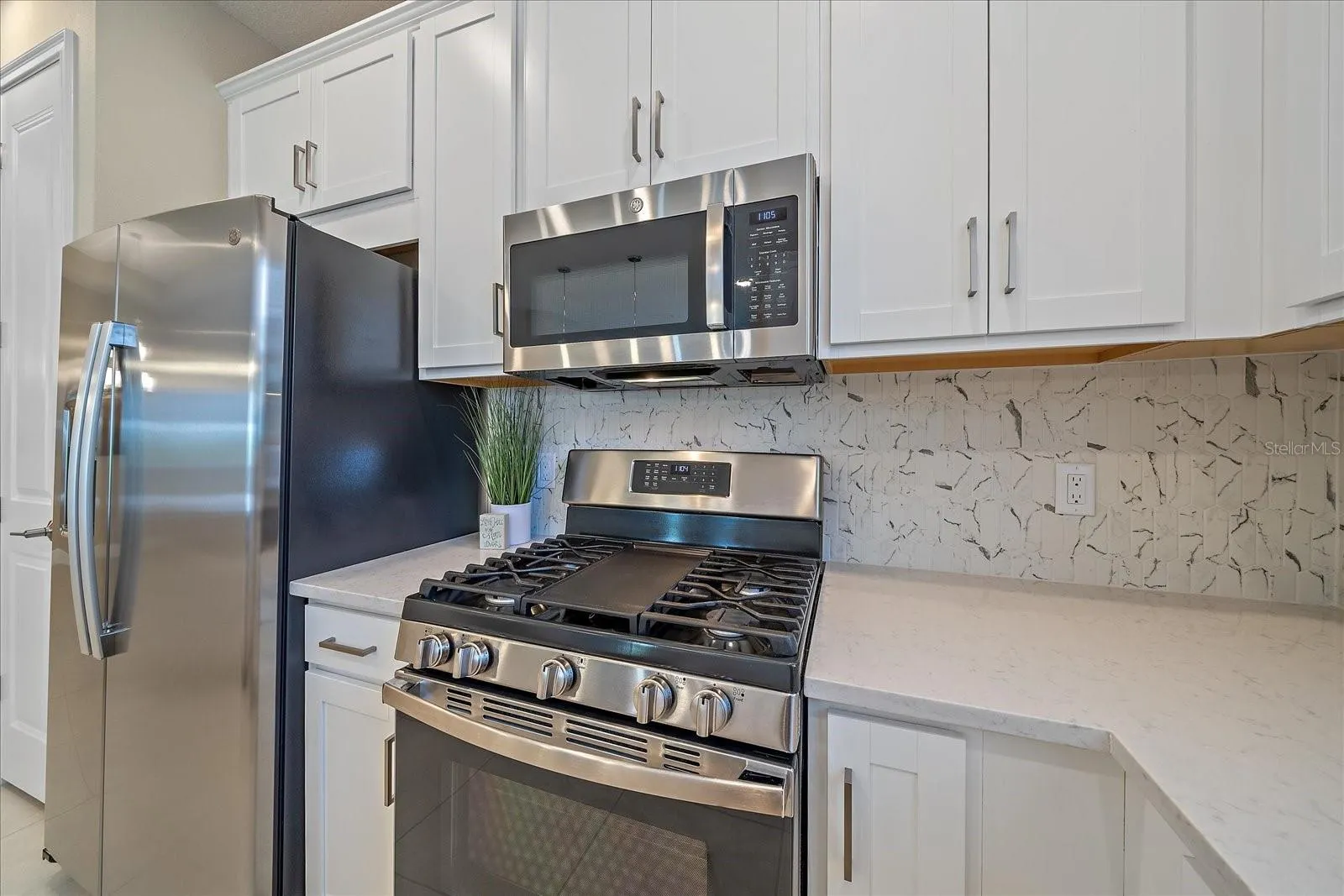 6120 PLATEAU CT