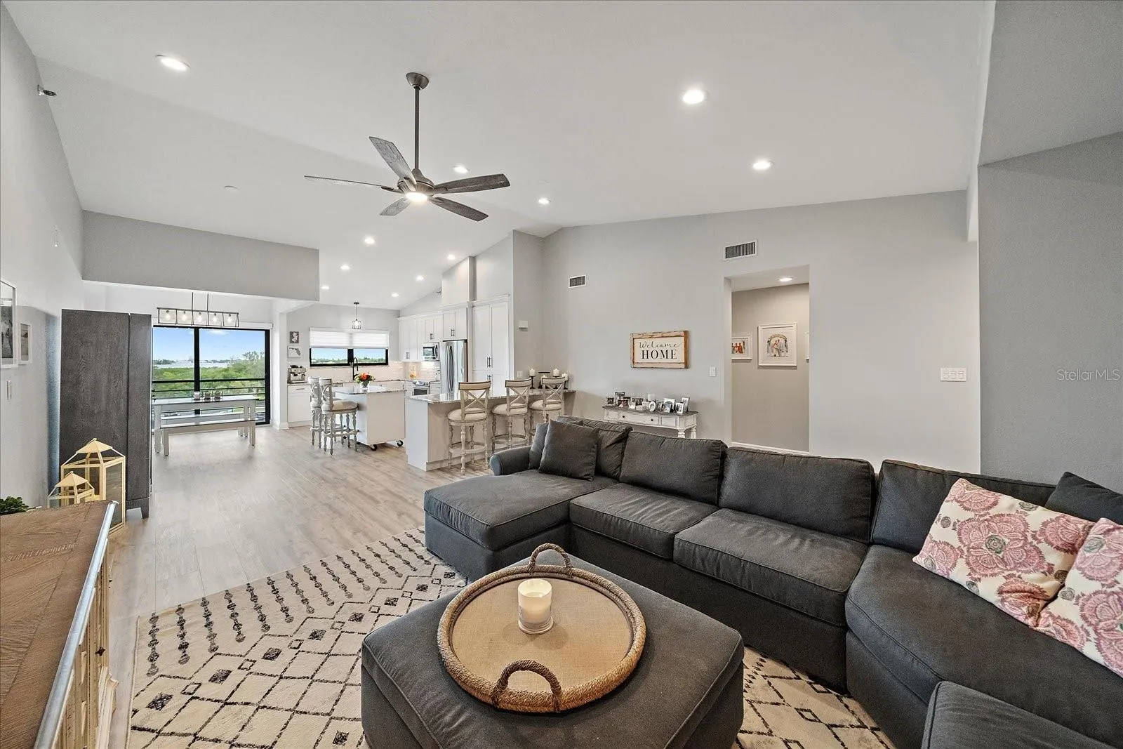 5400 EAGLES POINT CIR #405, #405
