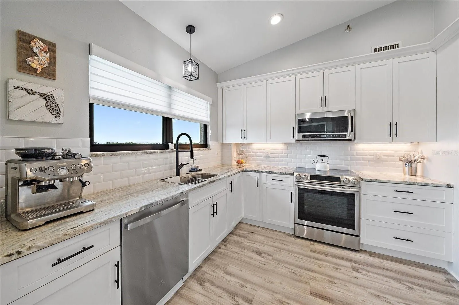 5400 EAGLES POINT CIR #405, #405