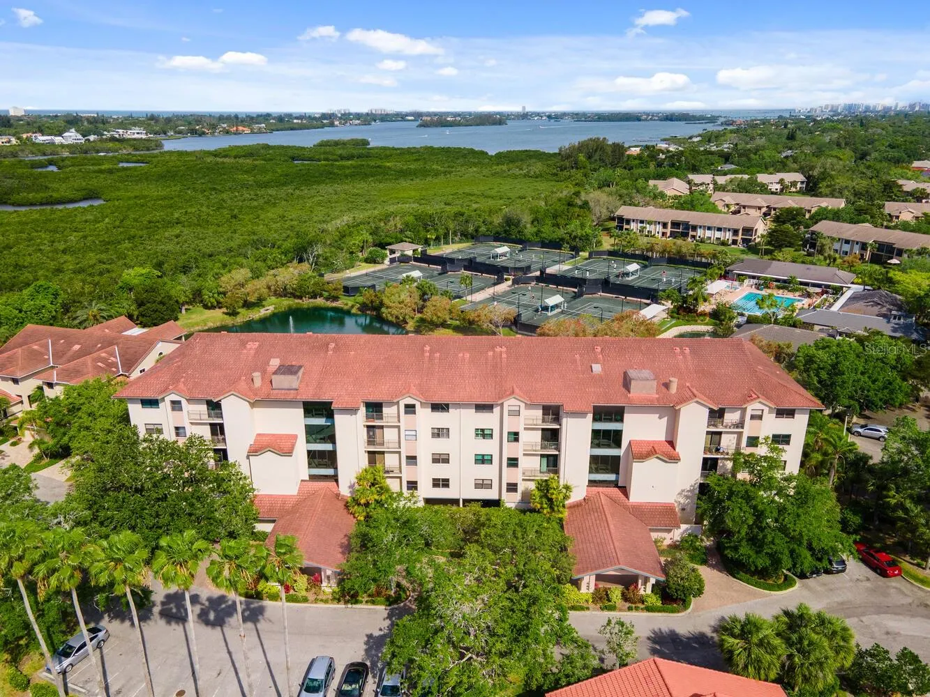 5400 EAGLES POINT CIR #405, #405
