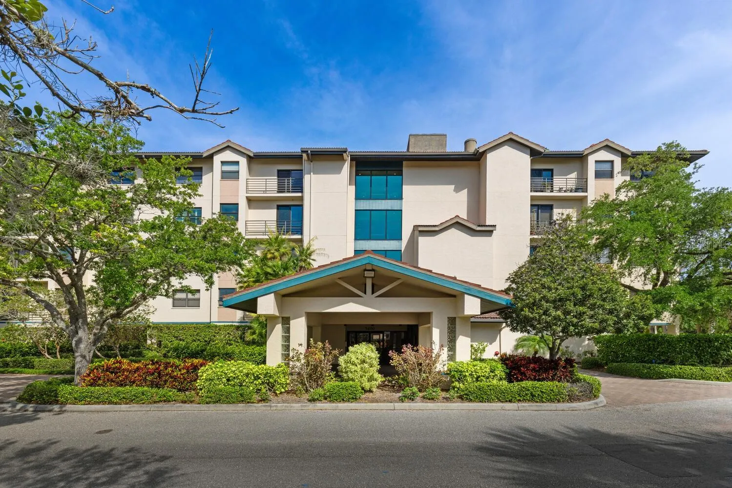 5400 EAGLES POINT CIR #405, #405