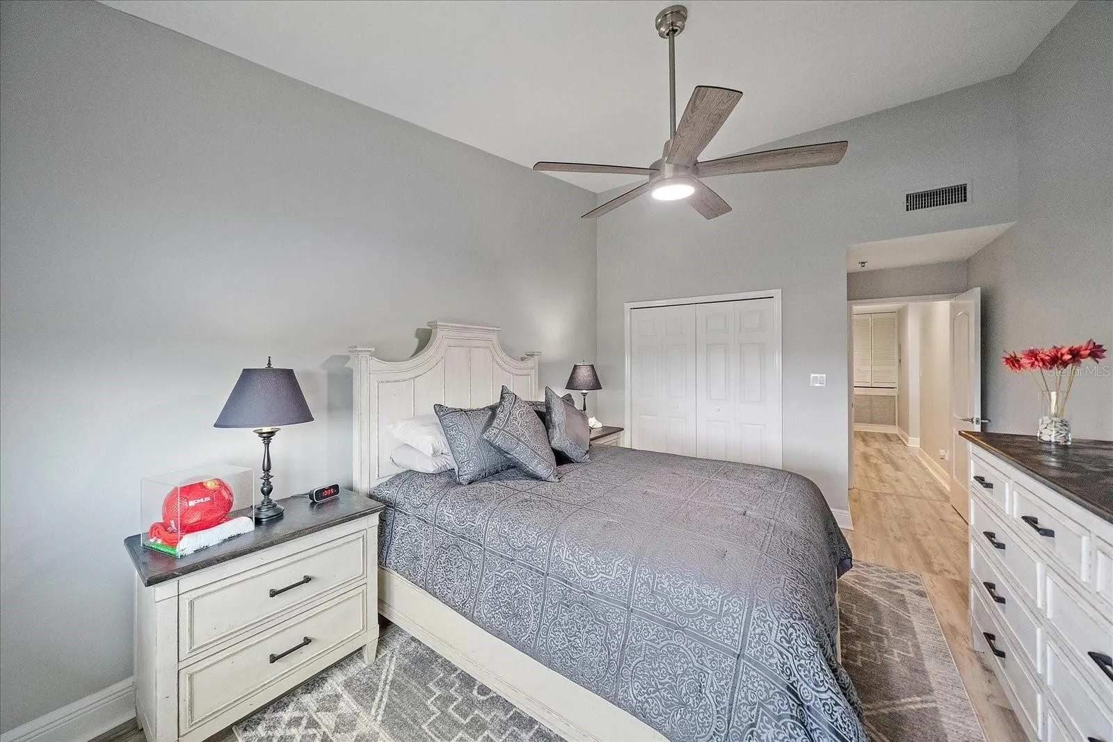 5400 EAGLES POINT CIR #405, #405