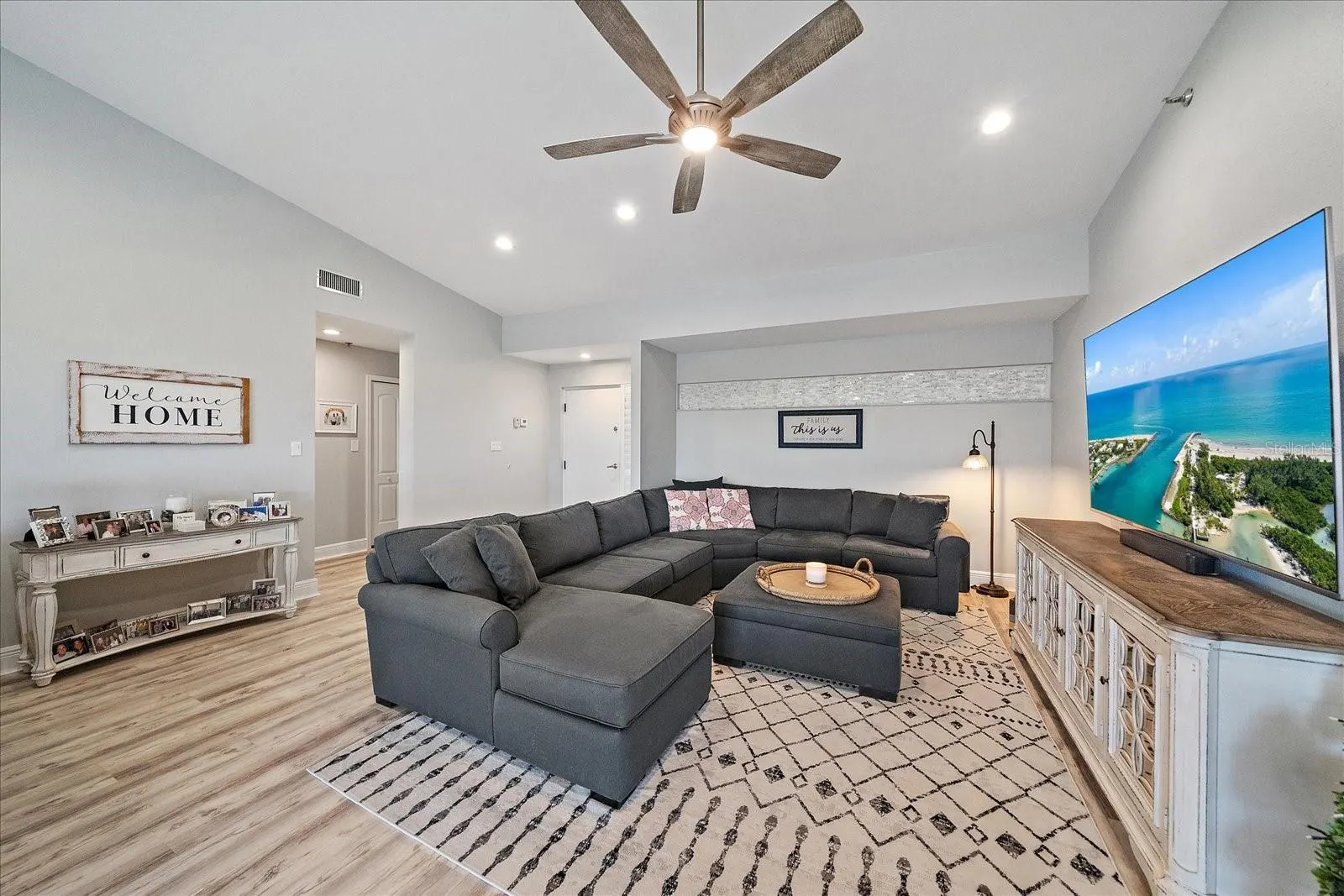 5400 EAGLES POINT CIR #405, #405