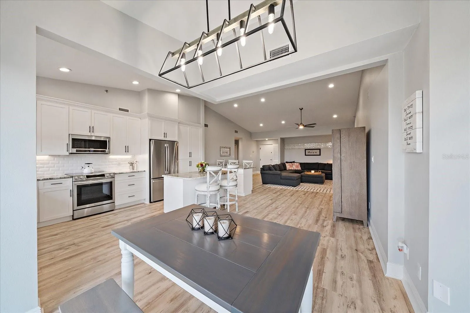 5400 EAGLES POINT CIR #405, #405