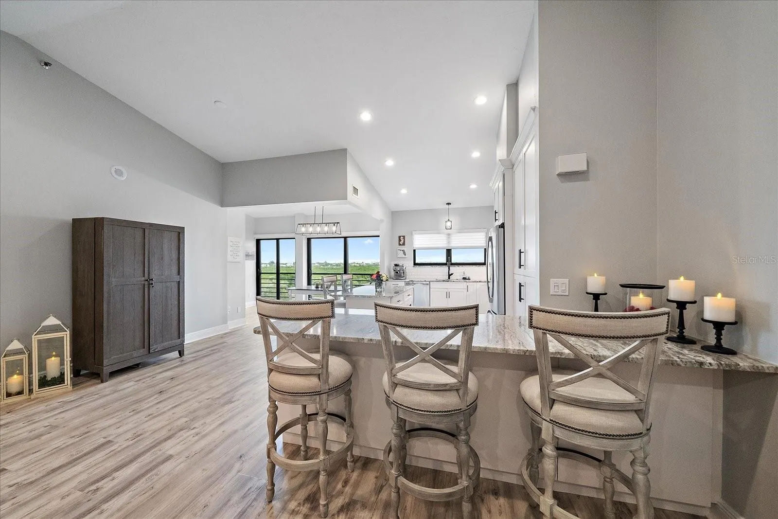 5400 EAGLES POINT CIR #405, #405