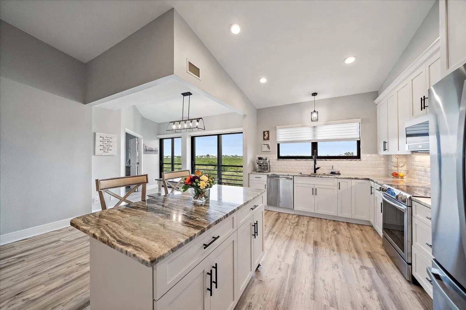 5400 EAGLES POINT CIR #405, #405