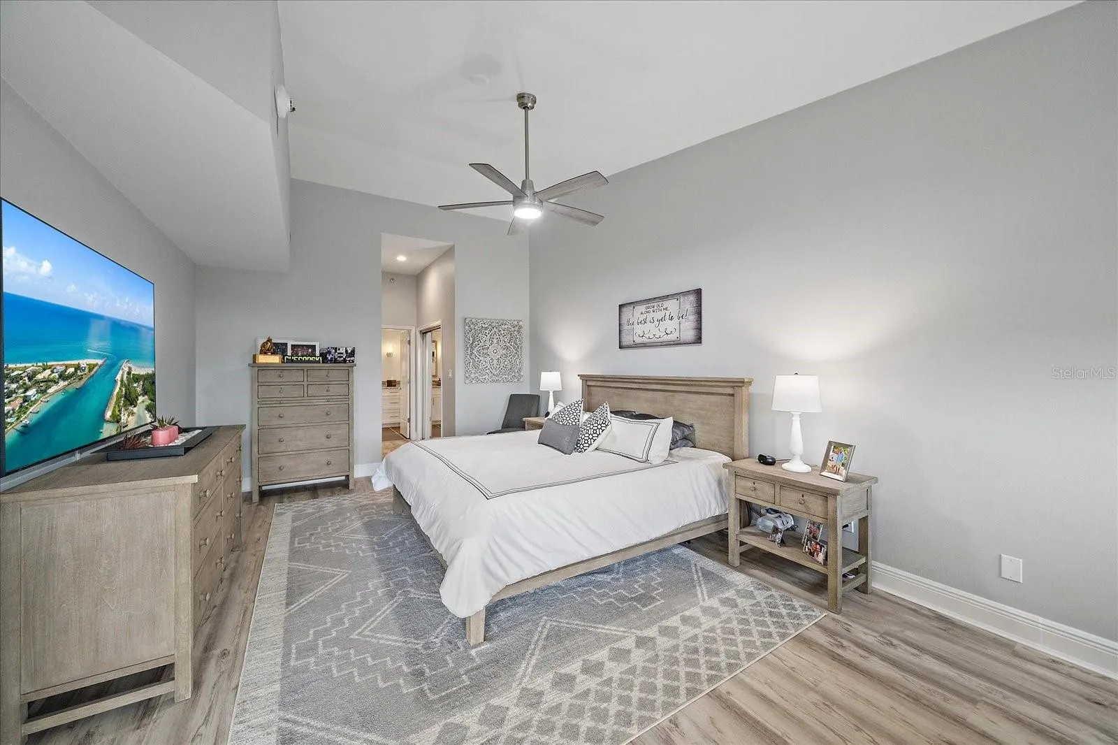 5400 EAGLES POINT CIR #405, #405