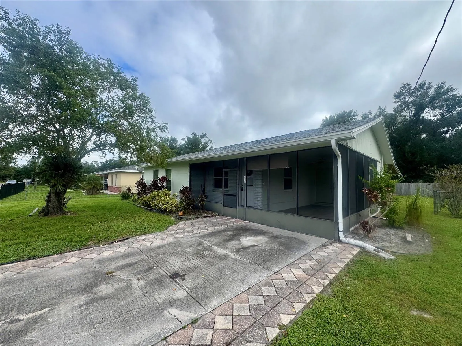 418 N 16TH AVE