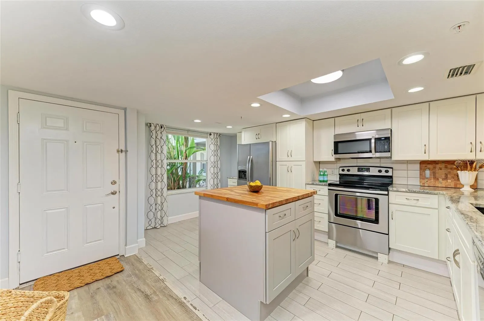 9320 CLUBSIDE CIR #2104, #2104