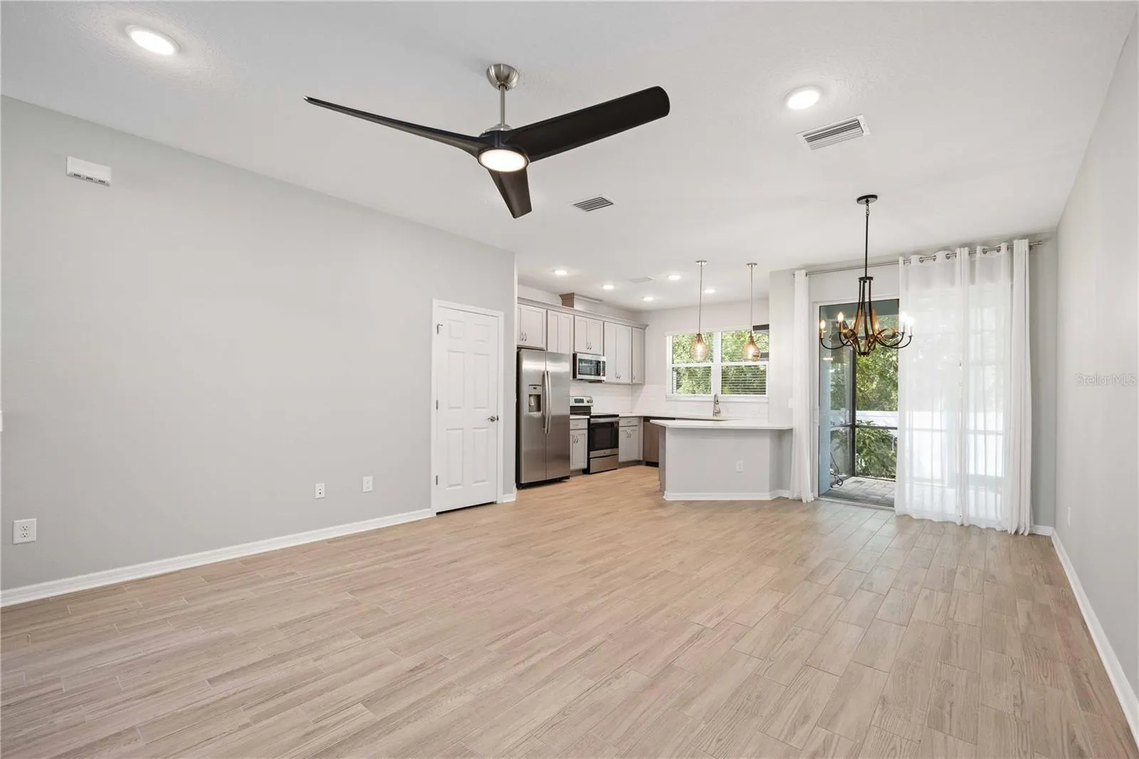 3040 VIA SIENNA CIR