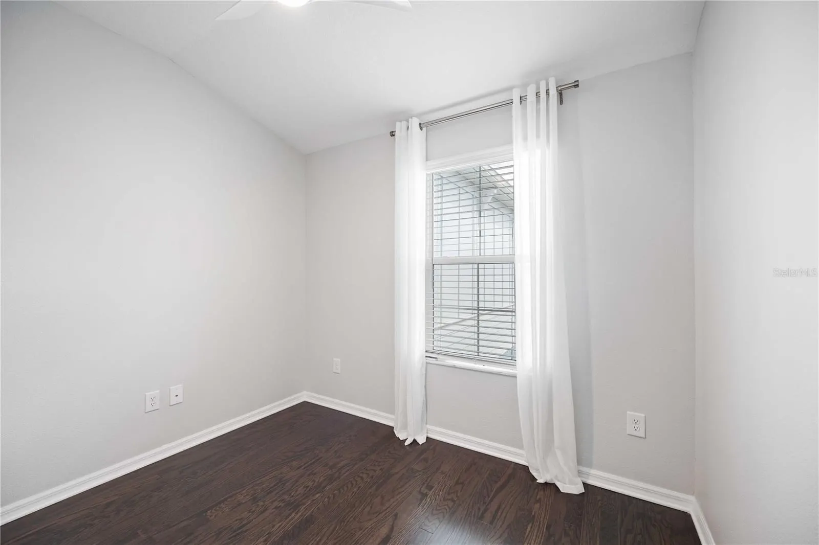 3040 VIA SIENNA CIR