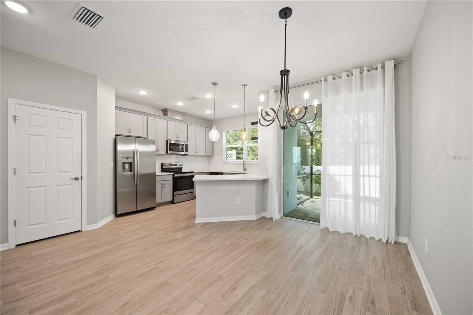 3040 VIA SIENNA CIR