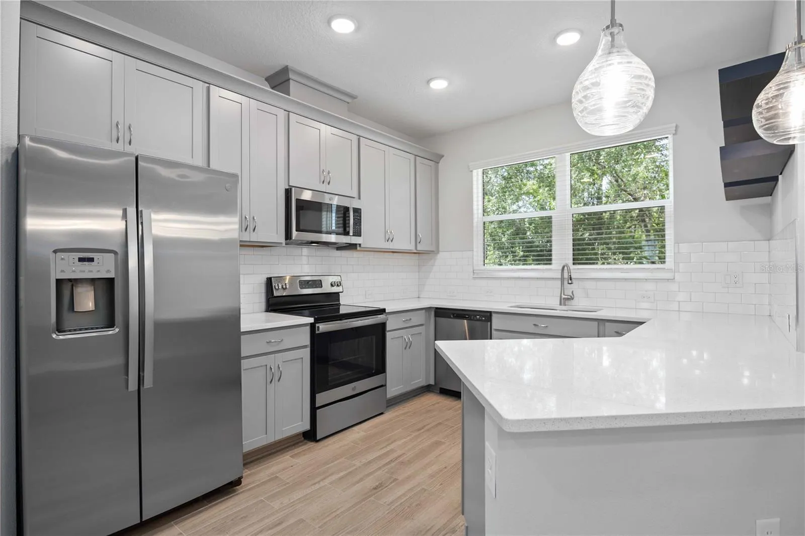 3040 VIA SIENNA CIR