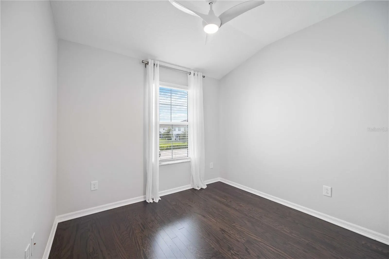 3040 VIA SIENNA CIR