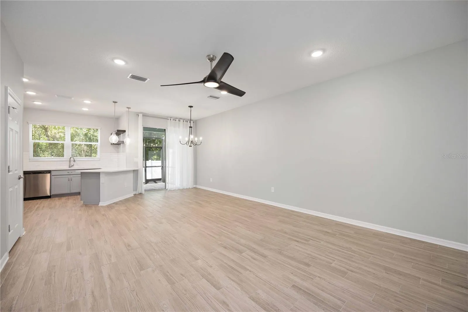 3040 VIA SIENNA CIR