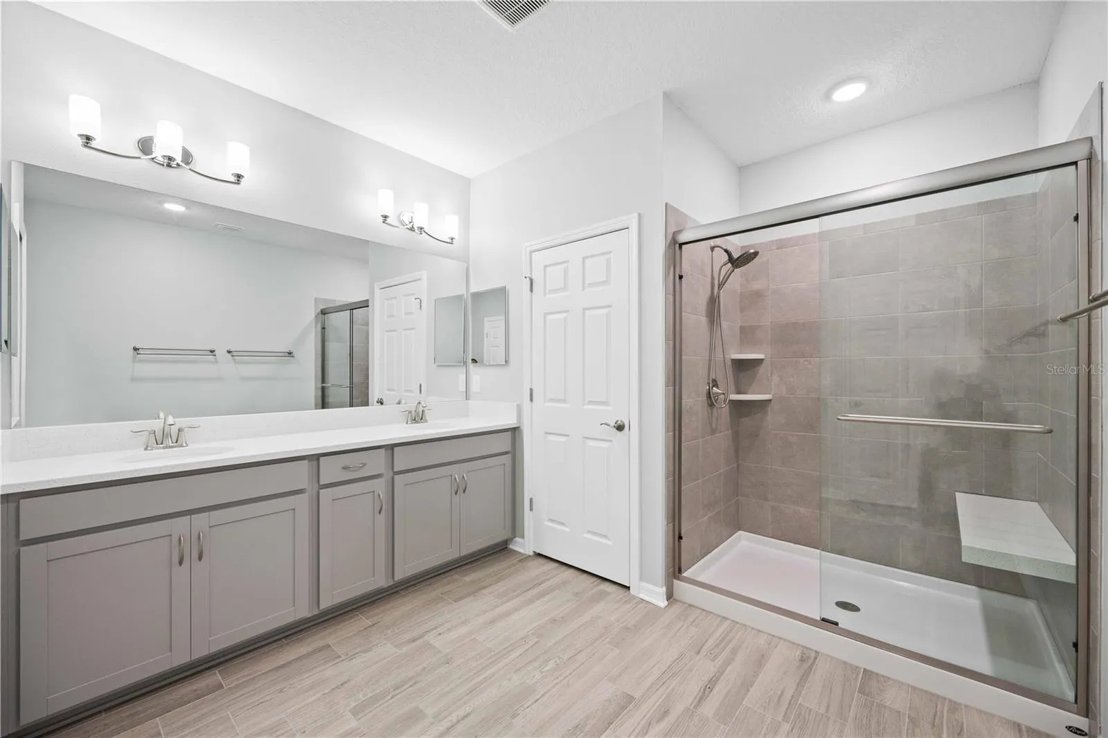3040 VIA SIENNA CIR