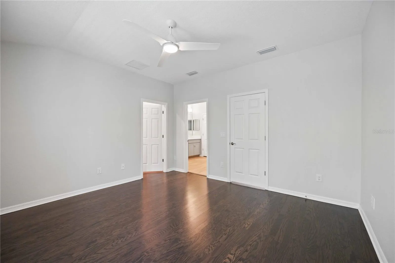3040 VIA SIENNA CIR