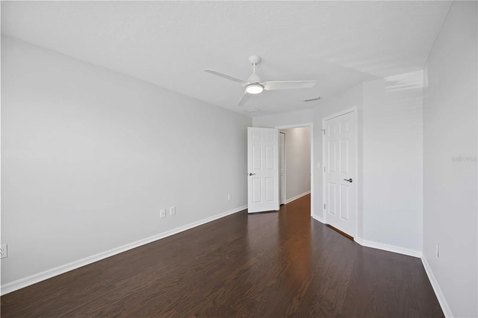 3040 VIA SIENNA CIR
