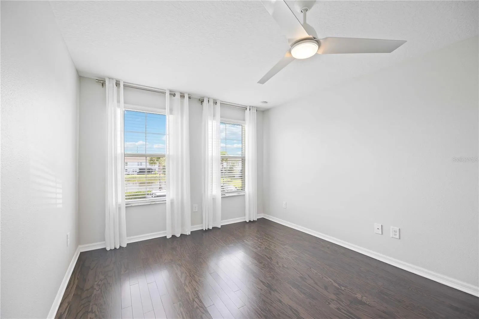 3040 VIA SIENNA CIR