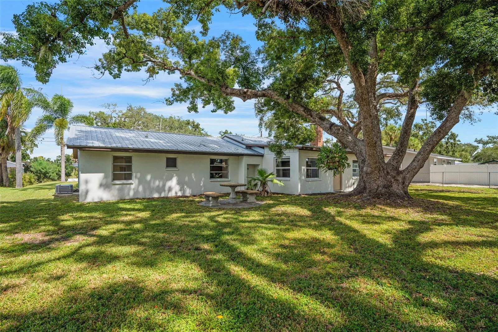 3428 HACIENDA ST