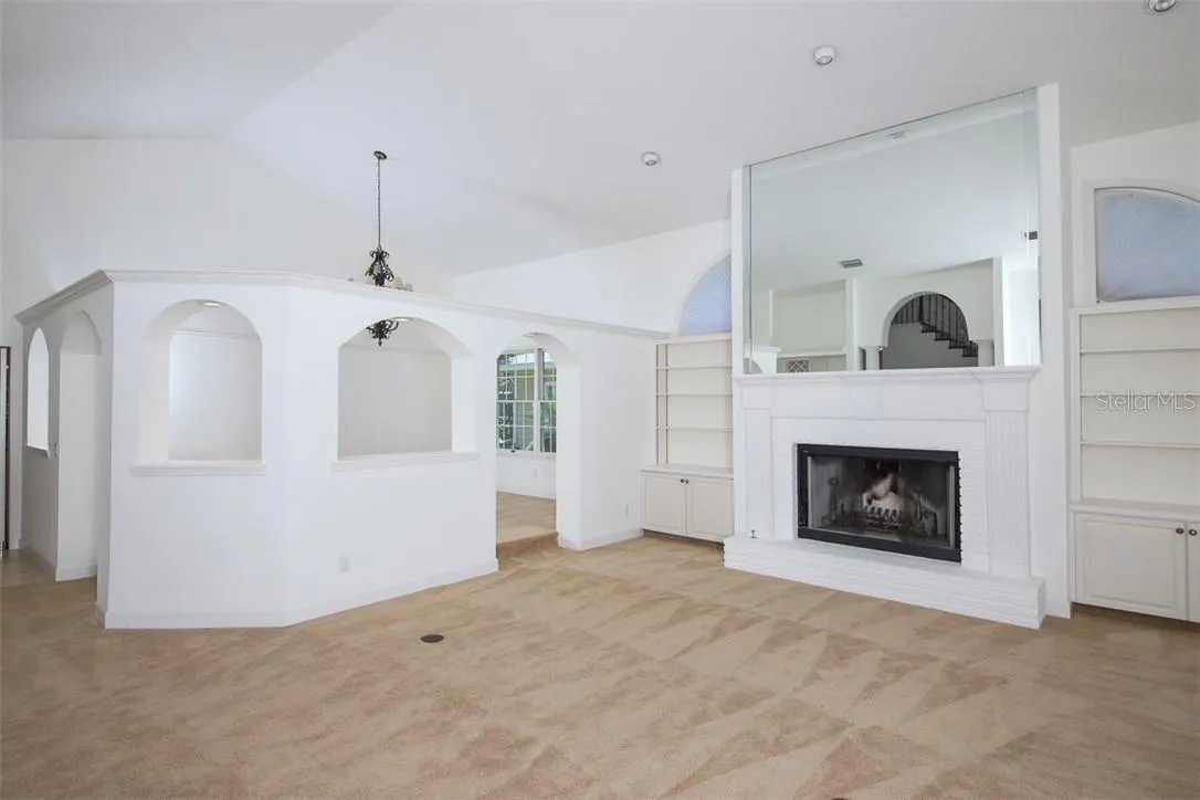 1351 DIXIE LEE LN