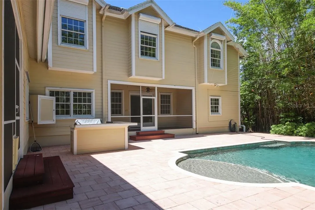 1351 DIXIE LEE LN