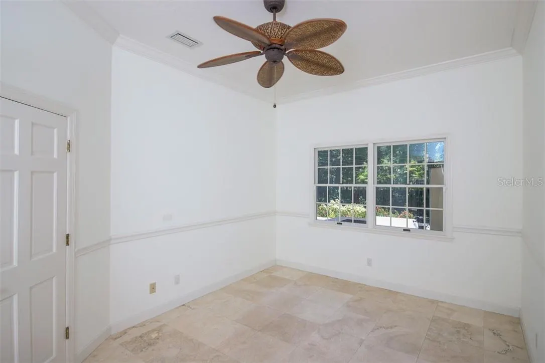 1351 DIXIE LEE LN