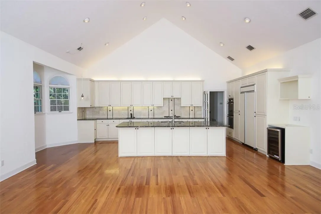 1351 DIXIE LEE LN